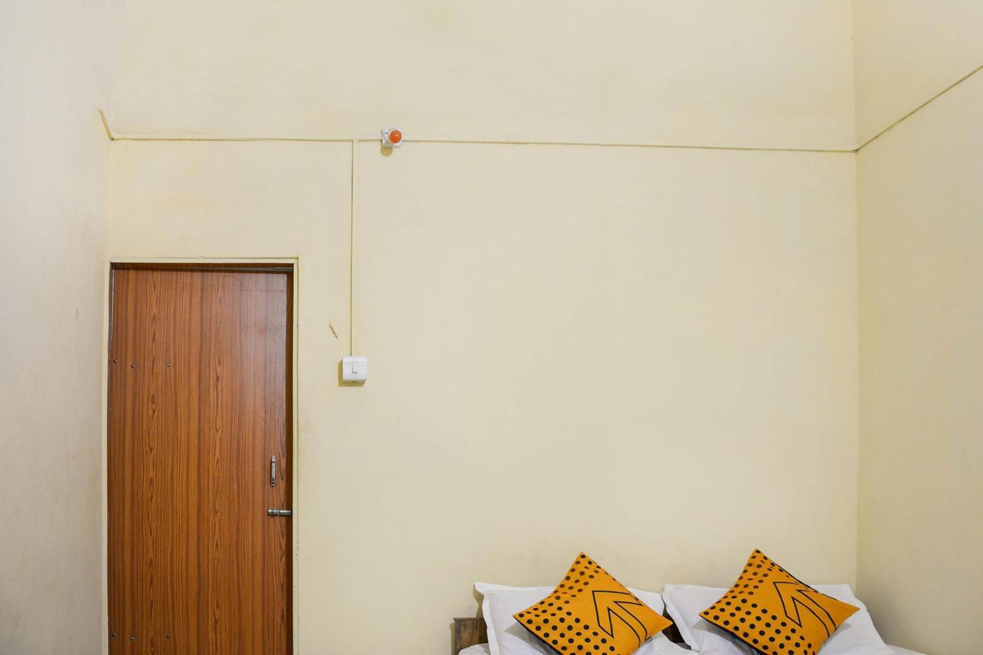 Hotel O Flagship The Residence Inn Brahmapur Bagian luar foto