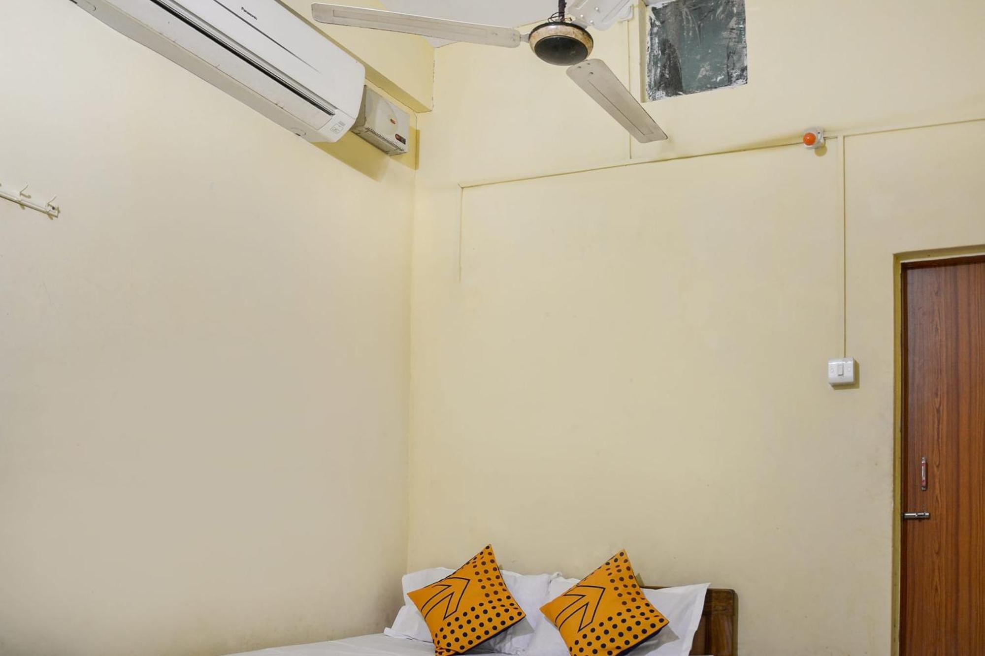 Hotel O Flagship The Residence Inn Brahmapur Bagian luar foto